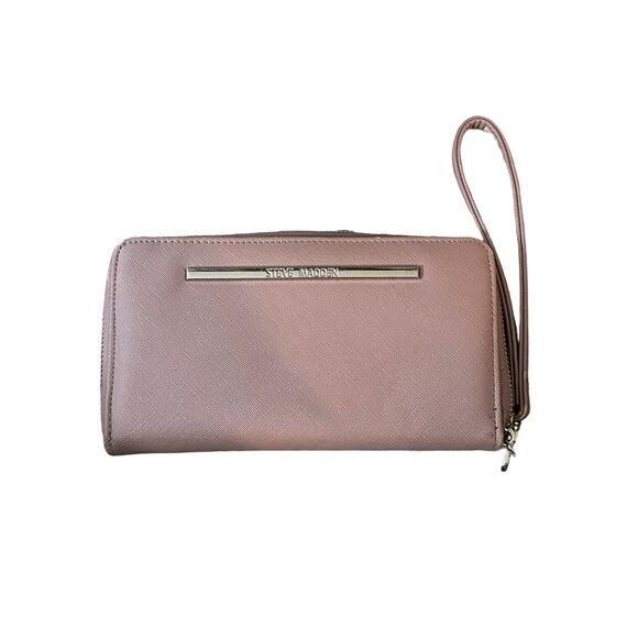 Steve Madden Gently Used Pink Multi Compartment Womens Wallet - Picture 1 of 7